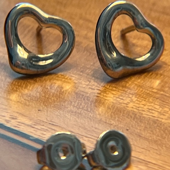 Tiffany & Co. Elsa Peretti Silver Heart Earrings - Picture 9 of 15